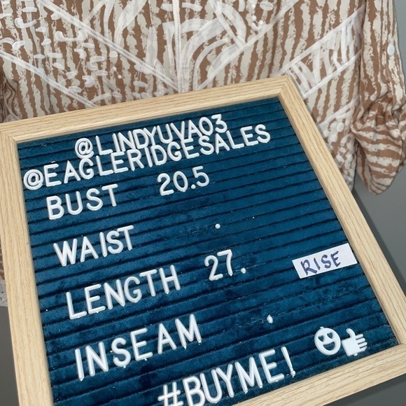 EUC Chico's Highland Park Animal Embroidered Popover Top Size 1 - Medium - Picture 11 of 11